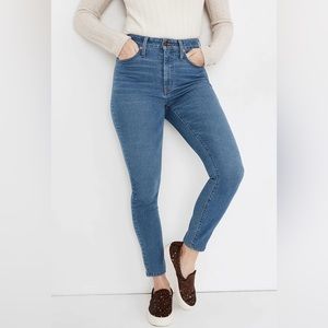 Madewell Petite Curvy High Rise Skinny in Astoria Wash (TENCEL Denim)